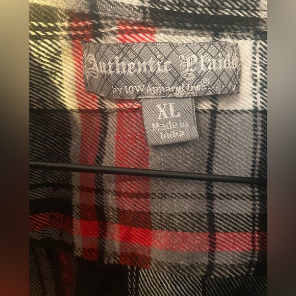 LOW apparel authentic plaids red black and greyish colour - Picture 4 of 4